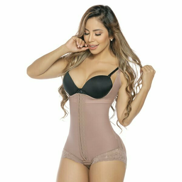 413-CCB Body espalda alta con broches
